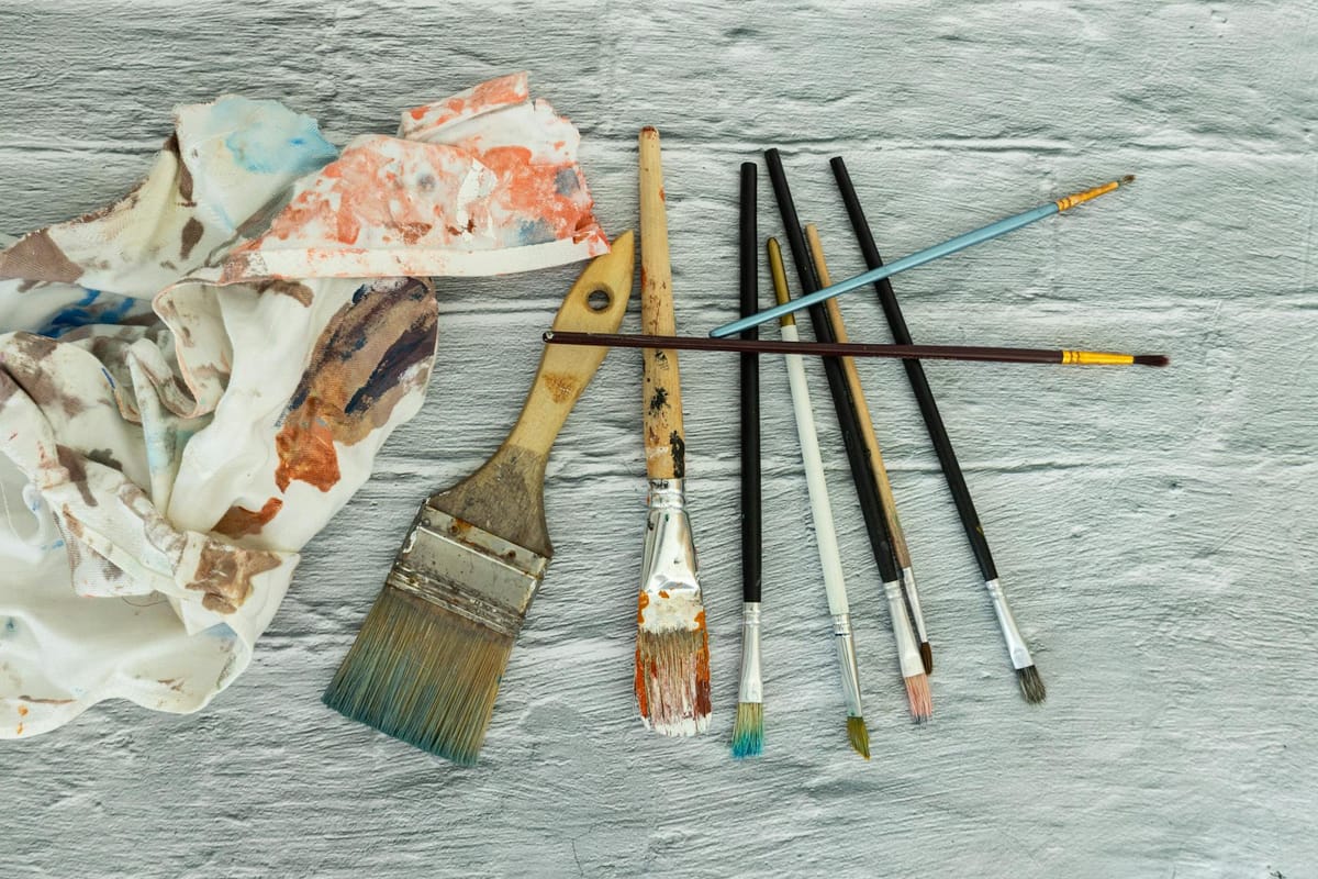 Canva vs Adobe Express: Mana Lebih Worth It untuk Konten?